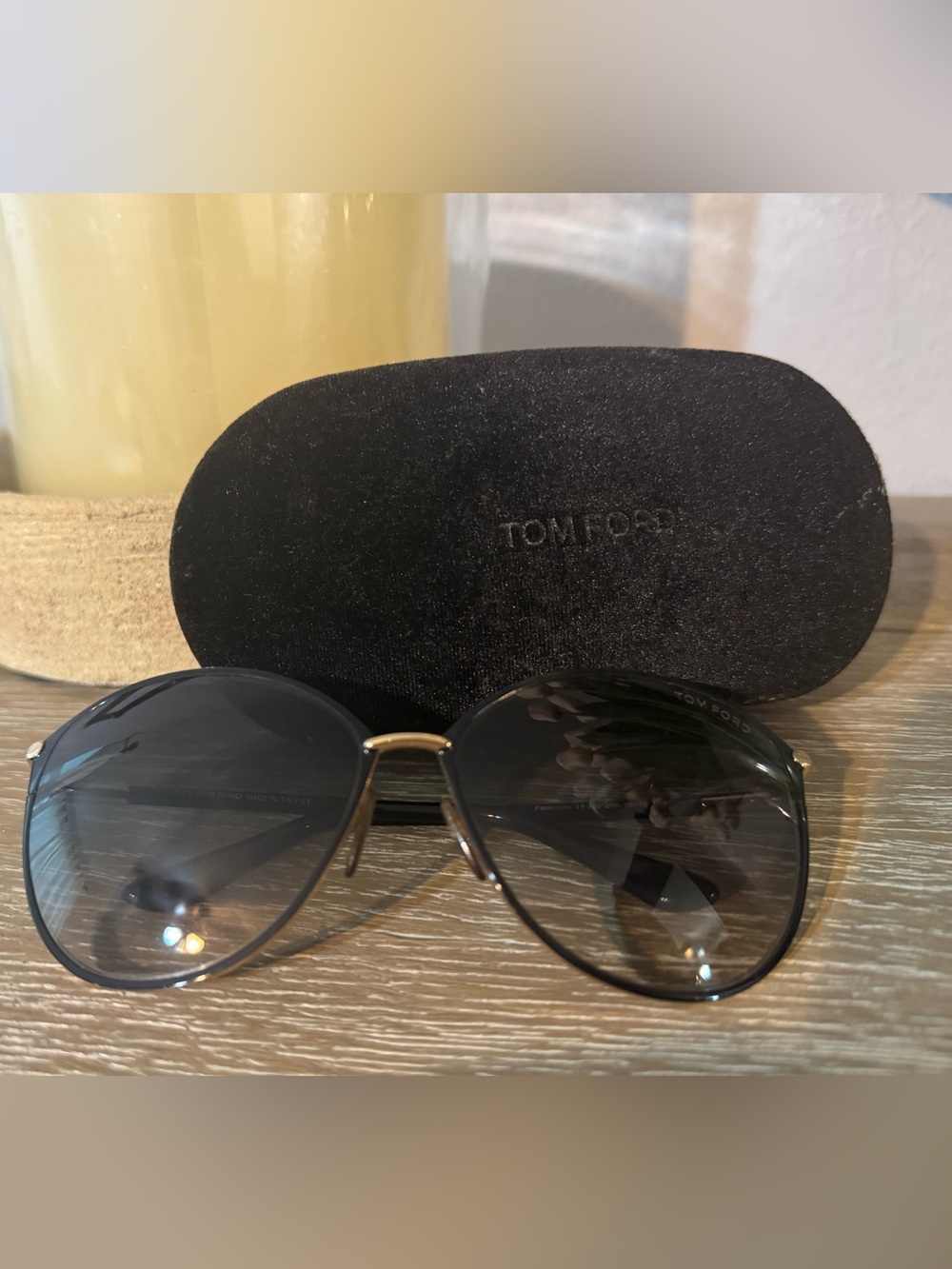 Tom Ford Black Gradient Aviator Sunglasses with Gold Bridge